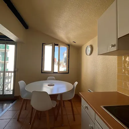 Apartmán Mezzanine A 100m De La Avec Balcon, Apercu Et Parking - - Fr-1-239-576 *